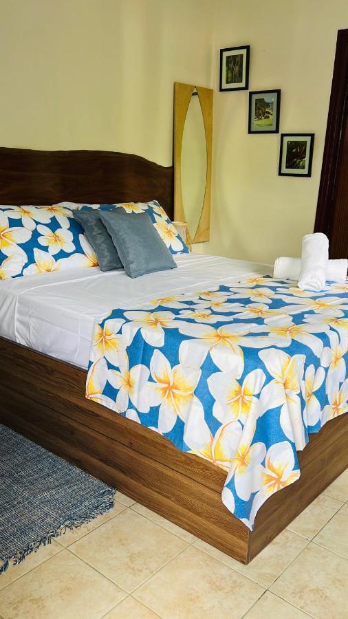 Garden Hut Apartment Victoria Luaran gambar